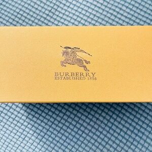 Burberry Mustard Gift Box